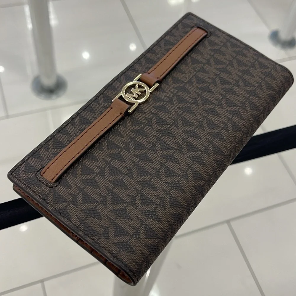 Michael Kors Reed Large Bifold Signature Snap Wallet Card Case  Brown  NWT